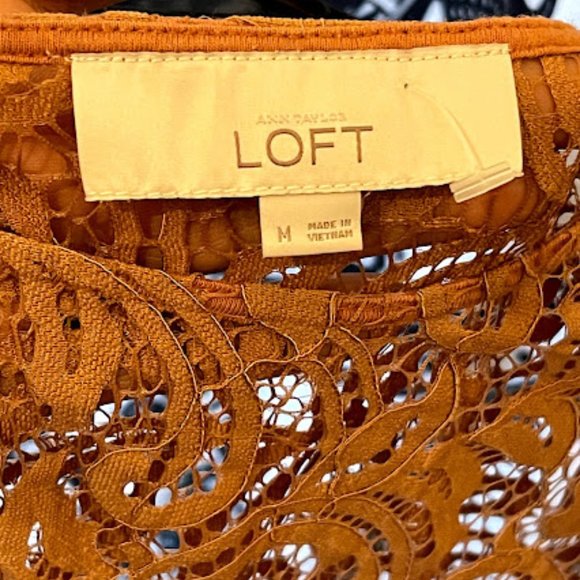 Women's Lace Floral Loft Blouse - Picture 3 of 3